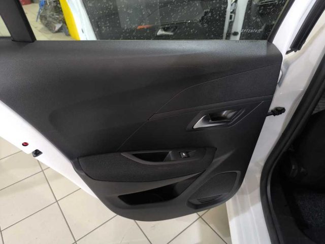 PEUGEOT 208 usata, con Sedile posteriore sdoppiato