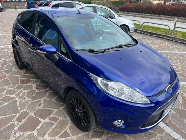 FORD Fiesta usata, con ESP