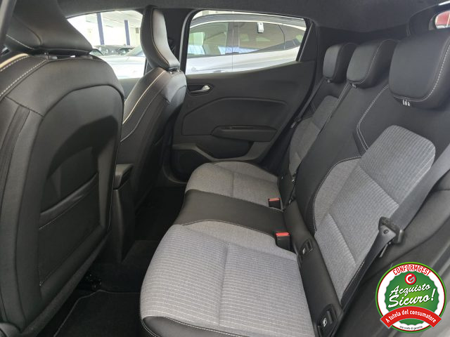 RENAULT Clio usata, con Sedile posteriore sdoppiato