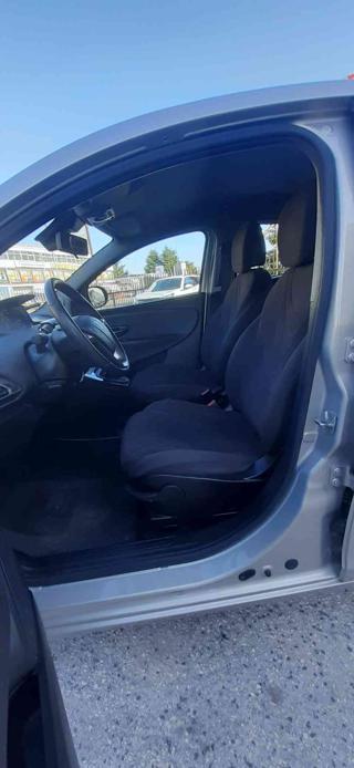 LANCIA Ypsilon usata, con ESP