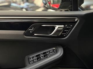 PORSCHE Macan usata, con Volante in pelle