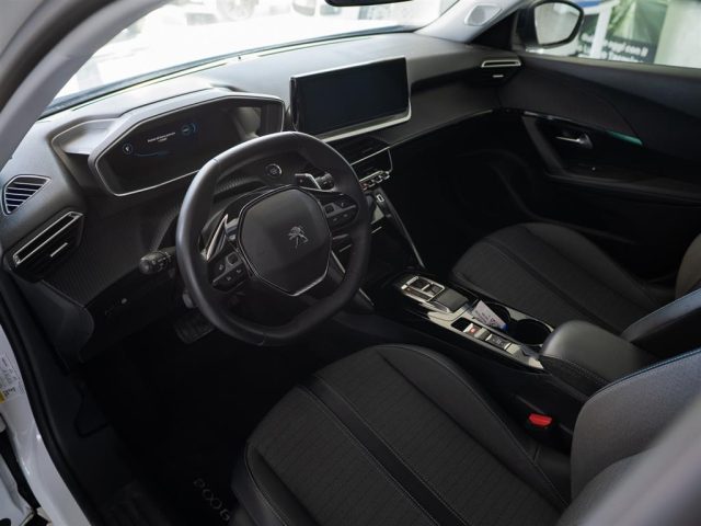 PEUGEOT 2008 usata, con Sedile posteriore sdoppiato