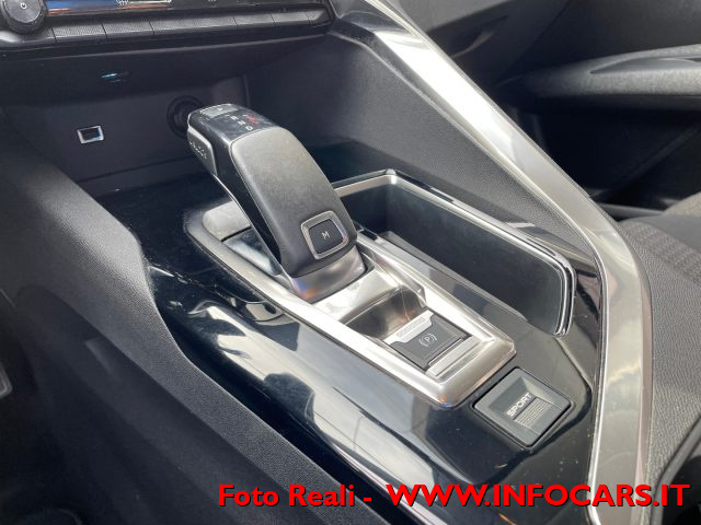 PEUGEOT 3008 usata, con Volante in pelle