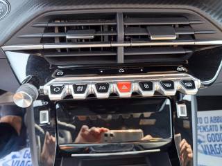 PEUGEOT 2008 usata, con Volante multifunzione