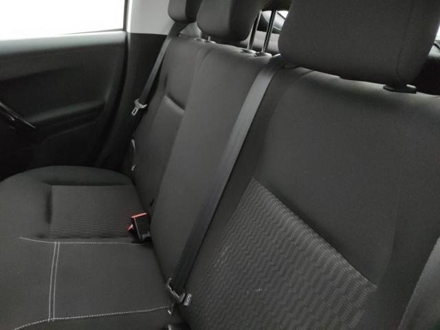 PEUGEOT 208 usata, con Sedile posteriore sdoppiato