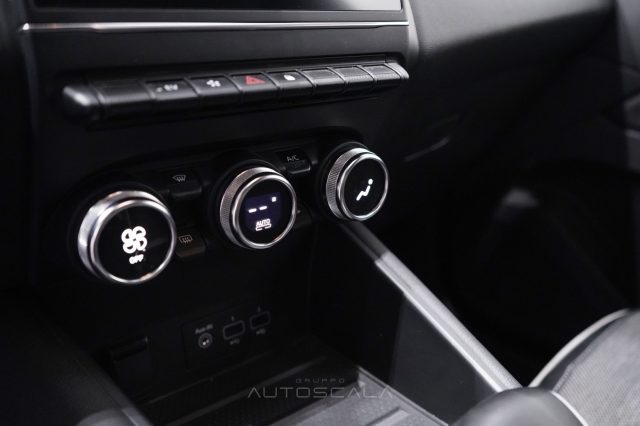 RENAULT Captur usata, con Touch screen