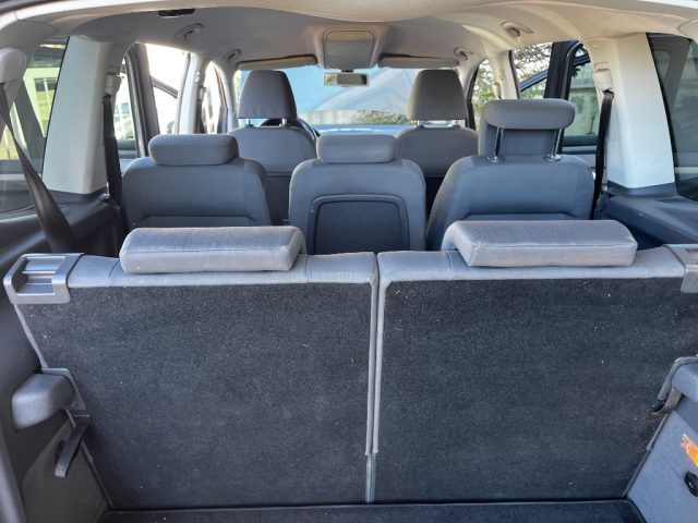 VOLKSWAGEN Touran usata, con Bluetooth