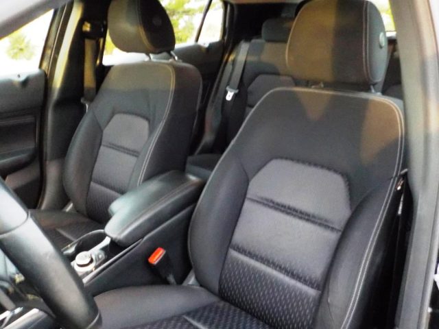 INFINITI Q30 usata, con Supporto lombare