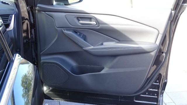 NISSAN Qashqai usata, con Carica per smartphone a induzione