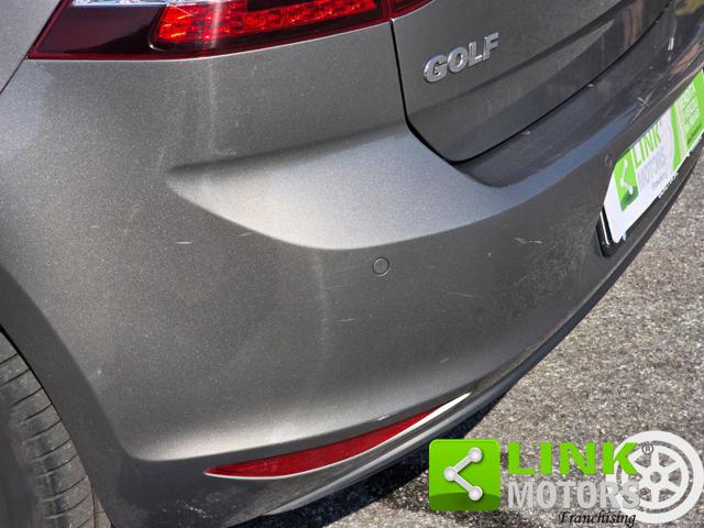 VOLKSWAGEN Golf usata, con USB