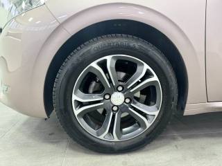 PEUGEOT 208 usata, con Airbag testa