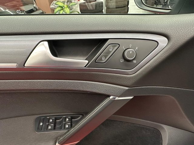 VOLKSWAGEN Golf usata, con Controllo trazione