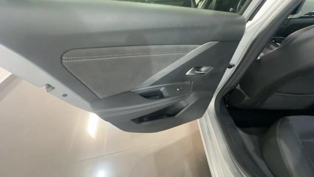 OPEL Astra usata, con Sedili riscaldati