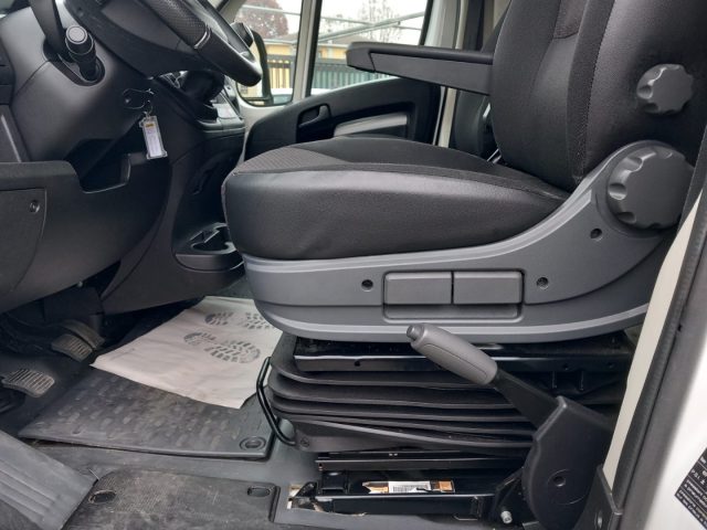 PEUGEOT Boxer usata, con Bluetooth