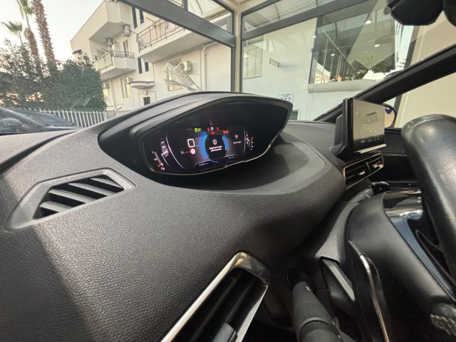 PEUGEOT 3008 usata, con Sensori di parcheggio anteriori