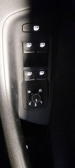 VOLKSWAGEN Passat usata, con Bluetooth