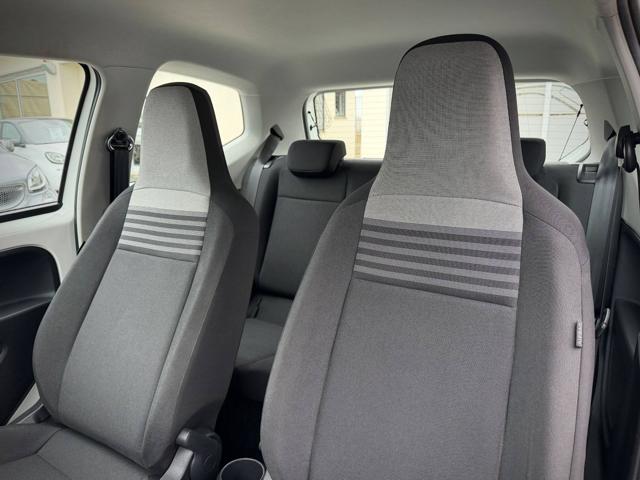 VOLKSWAGEN up! usata 23