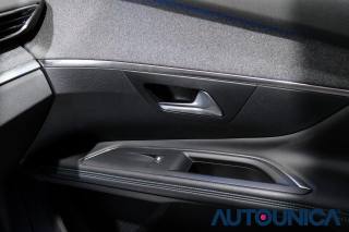 PEUGEOT 3008 usata, con Sensori di parcheggio anteriori