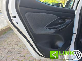 TOYOTA Yaris usata, con Bracciolo