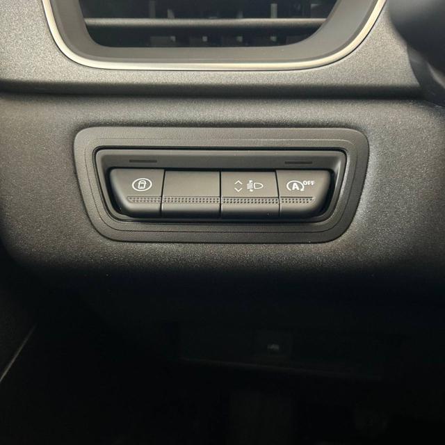 RENAULT Captur usata, con Autoradio digitale