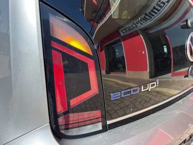 VOLKSWAGEN up! usata, con Park Distance Control