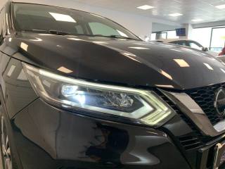 NISSAN Qashqai usata, con Fari LED