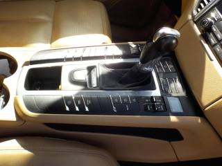 PORSCHE Macan usata, con Sound system