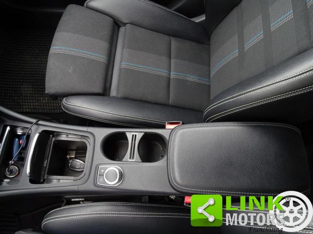 MERCEDES-BENZ CLA 200 usata, con Lettore CD