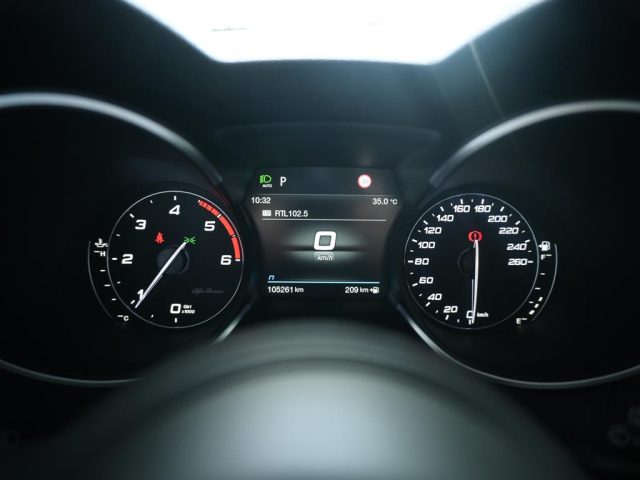 ALFA ROMEO Stelvio usata, con Specchietti laterali elettrici