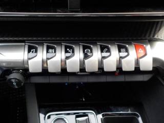 PEUGEOT 3008 usata, con Controllo elettronico della corsia