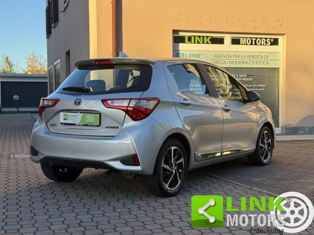 TOYOTA Yaris usata, con USB