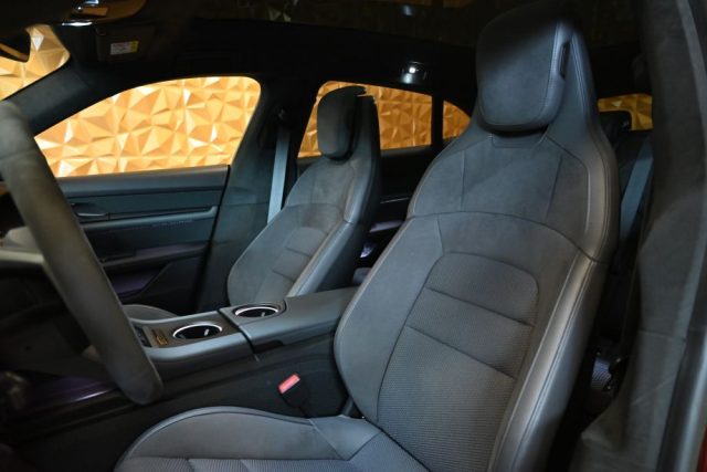 PORSCHE Taycan usata 108