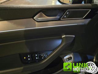 VOLKSWAGEN Passat usata 35