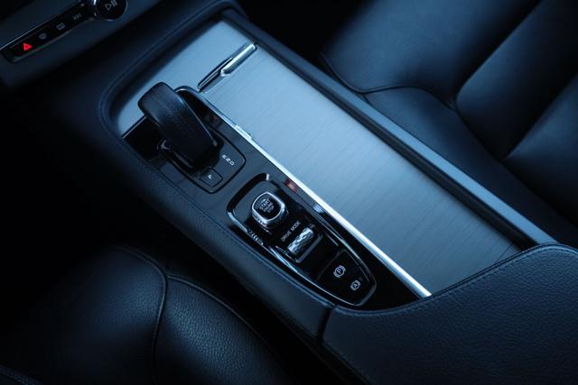 VOLVO XC90 usata, con Interni in pelle