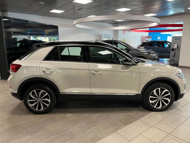 VOLKSWAGEN T-Roc usata, con USB