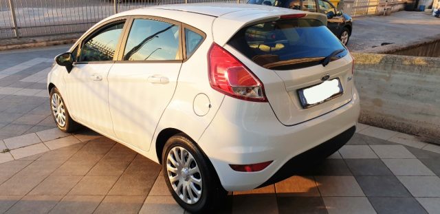 FORD Fiesta usata, con Autoradio