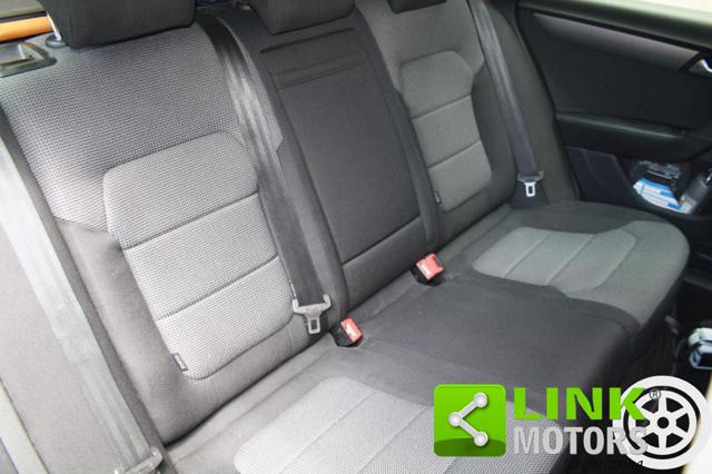 VOLKSWAGEN Passat usata, con Autoradio digitale