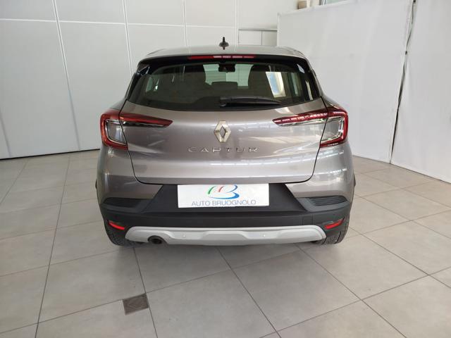 RENAULT Captur usata, con Autoradio