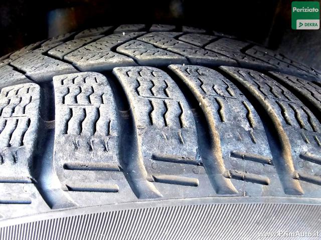 VOLKSWAGEN Passat Variant usata, con USB