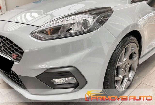 FORD Fiesta usata, con Cruise Control