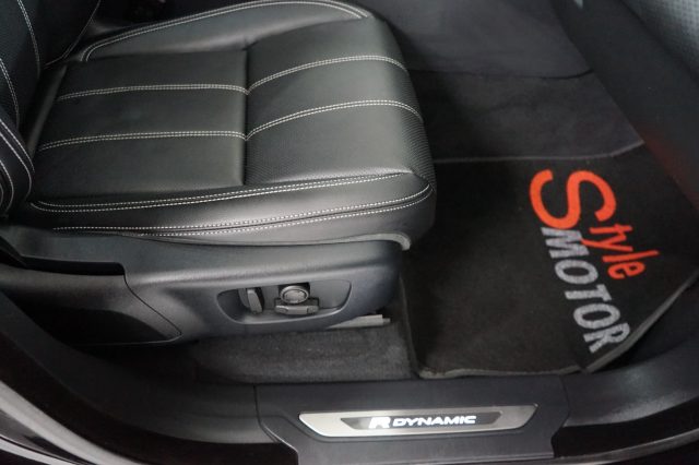 LAND ROVER Range Rover Velar usata, con Sensori di parcheggio anteriori