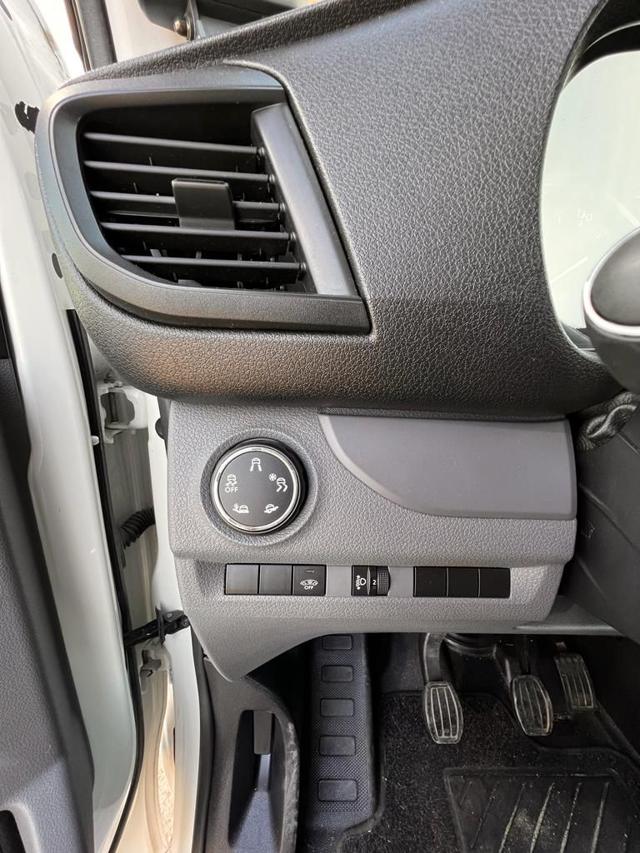 PEUGEOT Expert usata, con Sensori di parcheggio anteriori