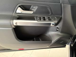 MERCEDES-BENZ GLB 200 usata, con Sedile posteriore sdoppiato