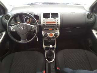 TOYOTA Urban Cruiser usata, con Controllo automatico clima