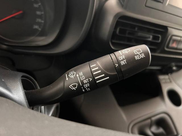 OPEL Combo usata, con Touch screen