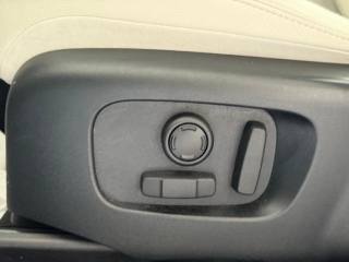 LAND ROVER Range Rover Velar usata, con Cruise Control