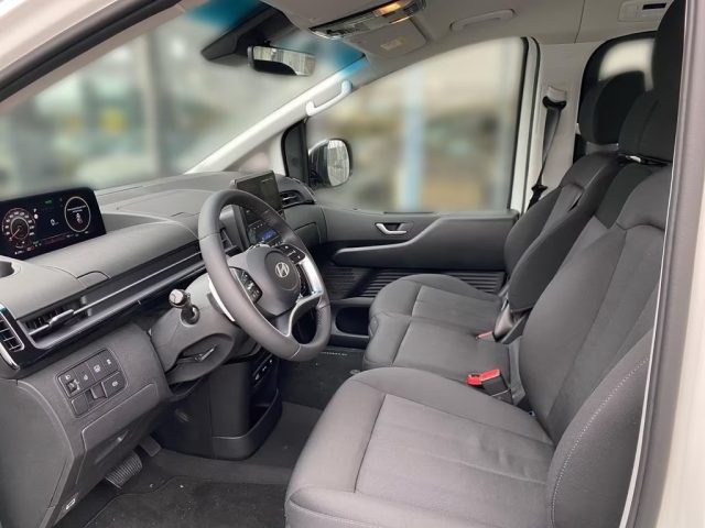 HYUNDAI Staria usata, con Autoradio