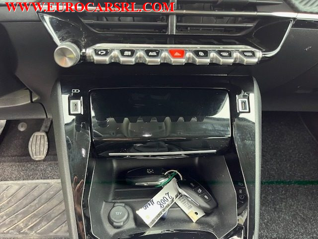 PEUGEOT 2008 usata, con Fari LED