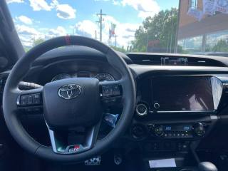 TOYOTA Hilux usata, con Autoradio digitale