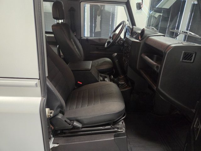 LAND ROVER Defender usata 22